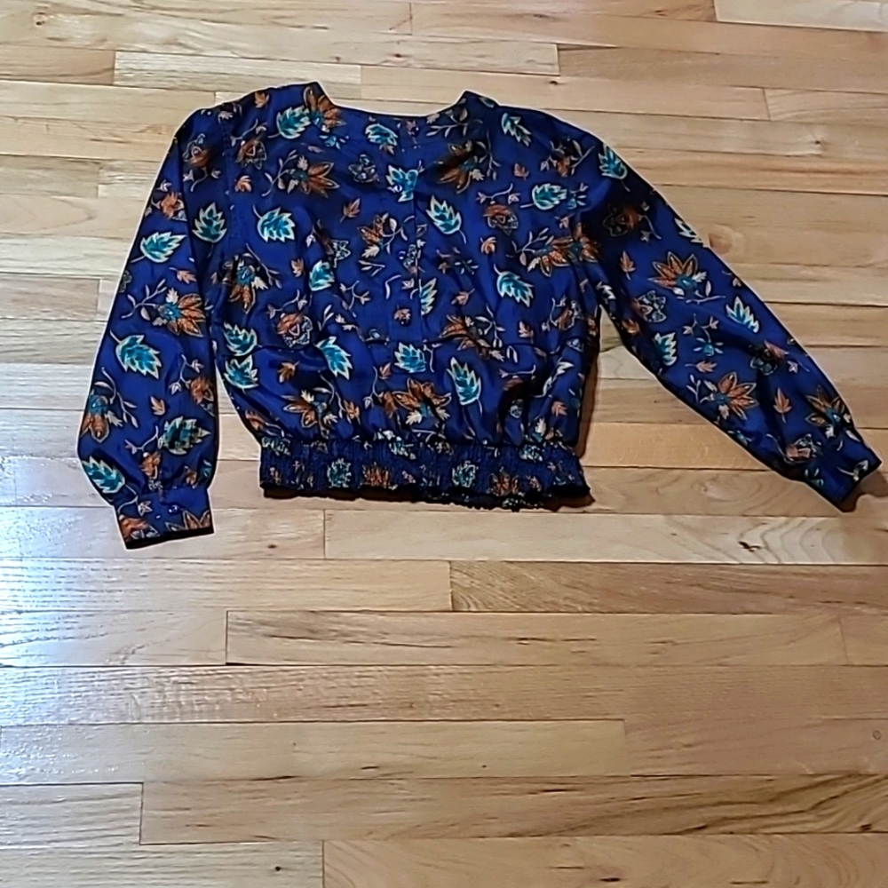 ¹SHAPELY BLOUSE